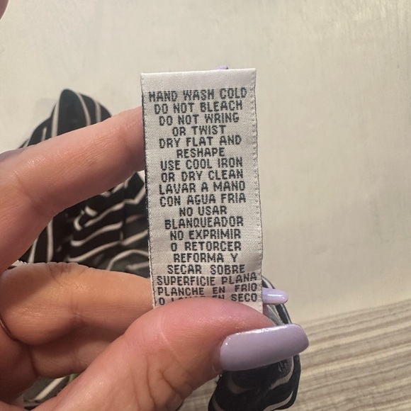 Madison Leigh Petite 12P Striped Floral Dress Black White Pink Cap Sleeve - Picture 6 of 9